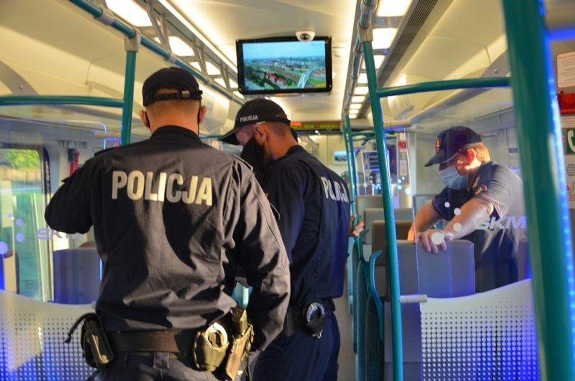 Policjanci przypominają. Obostrzenia wciąż trwają