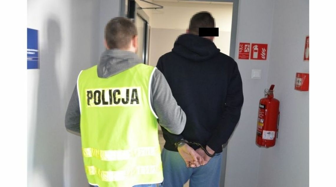 Policjanci z Wejherowa znaleźli w mieszkaniu narkotyki
