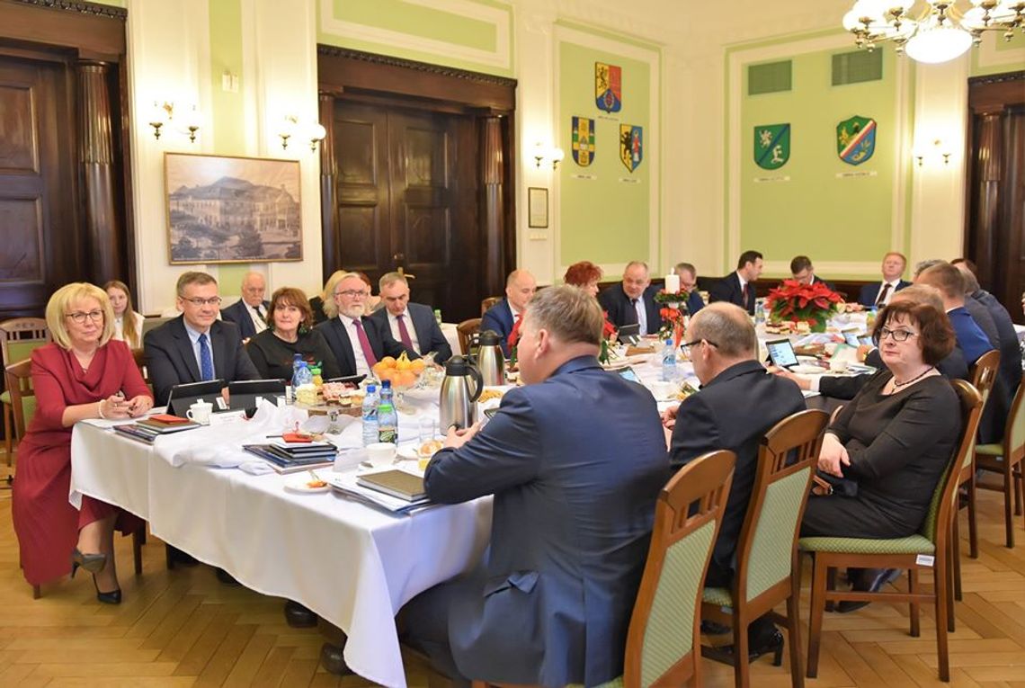 Powiatowa i miejska. Sesje budżetowe