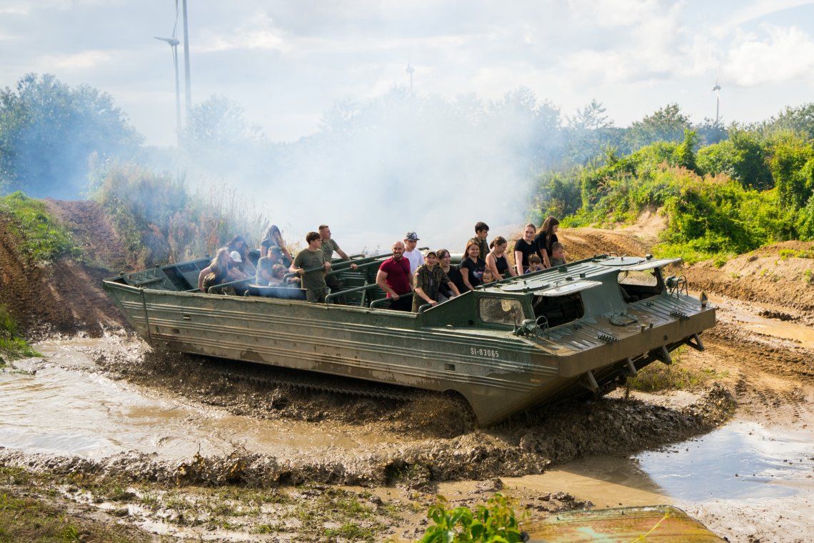 Rekonstrukcje, pojazdy, emocje – IX Zlot Militarny w Lisewie