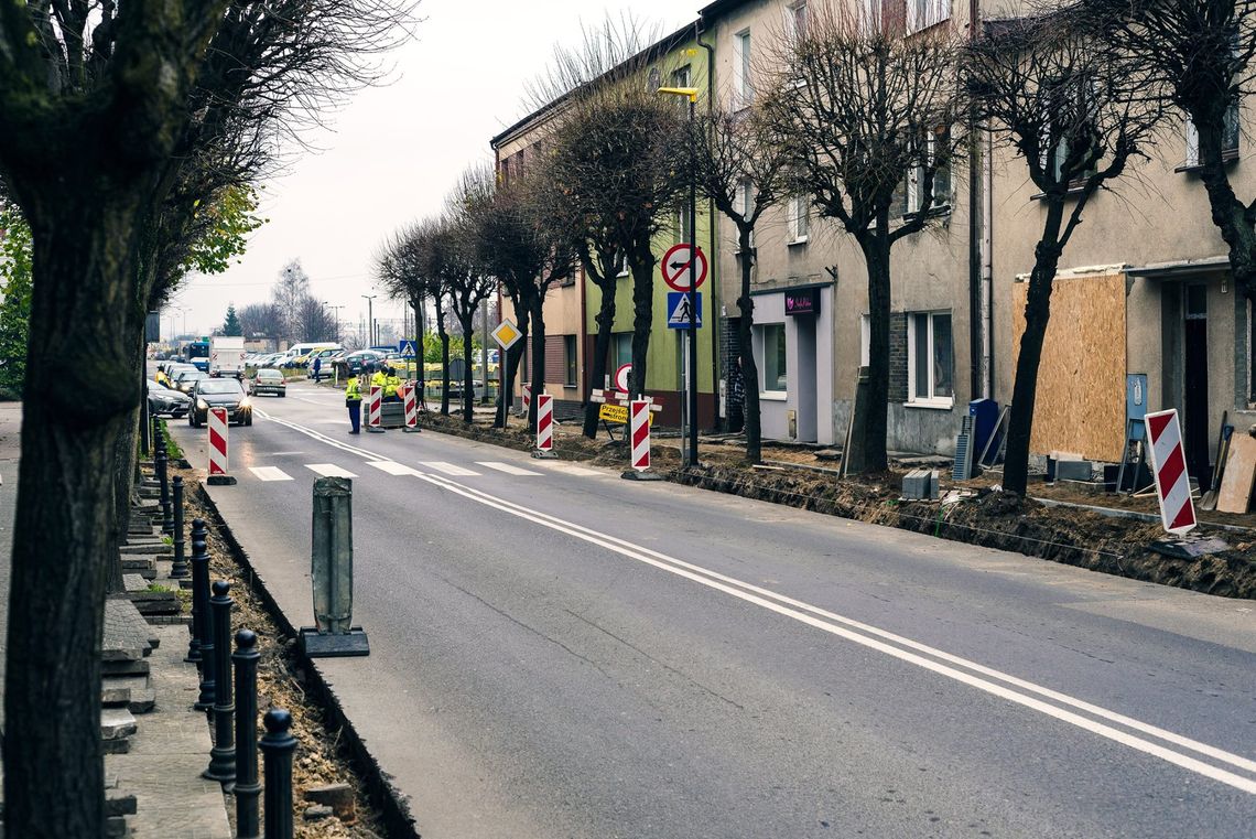 Remont chodnika na św. Jana. Od tunelu w kierunku Puckiej