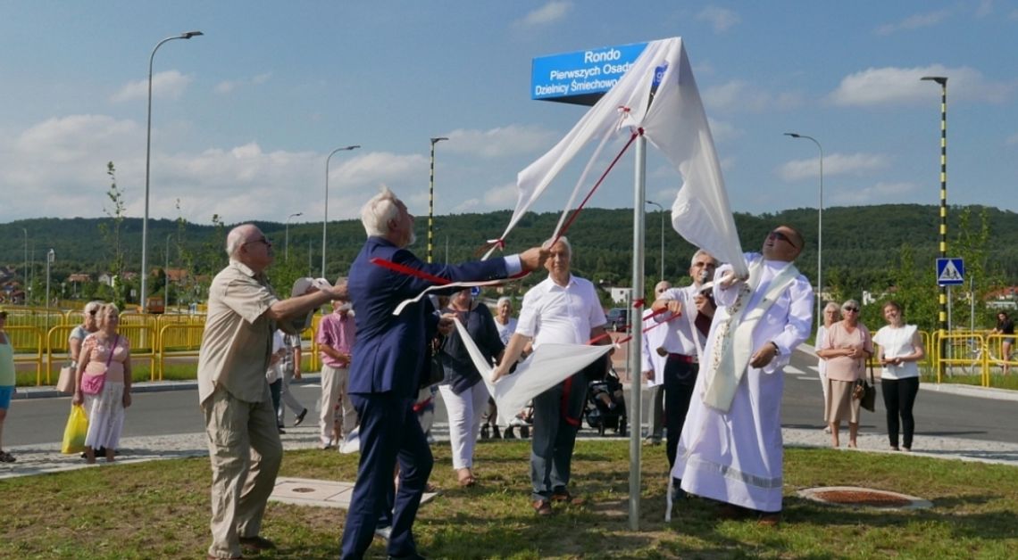 Śmiechowo. Rondo Pierwszych Osadników...