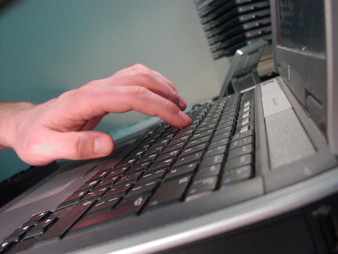 Sprzęt komputerowy oraz internet dla uczniów i nauczycieli. Od 1 kwietnia samorządy mogą wnioskować...