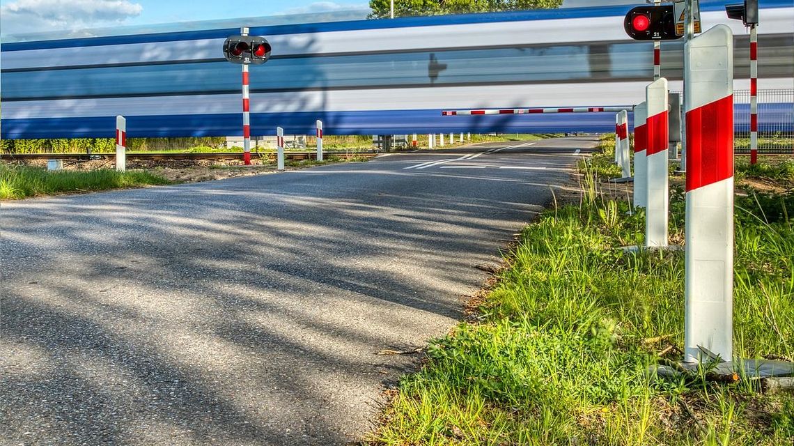 Stop dzikim przejściom. Bezpieczny przejazd!