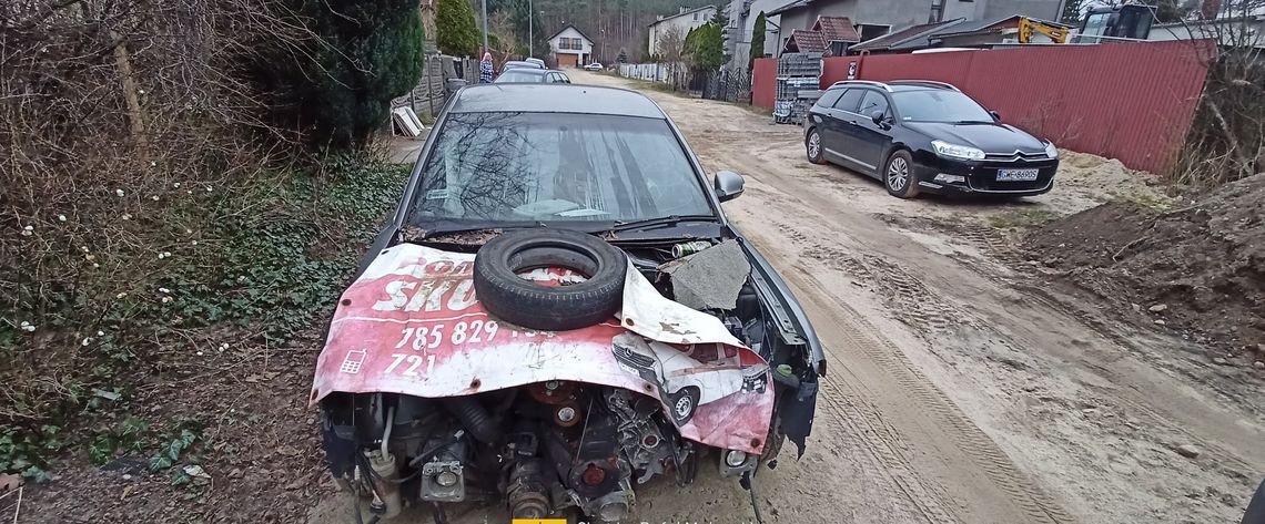 Strażnicy usuwają wraki z ulic