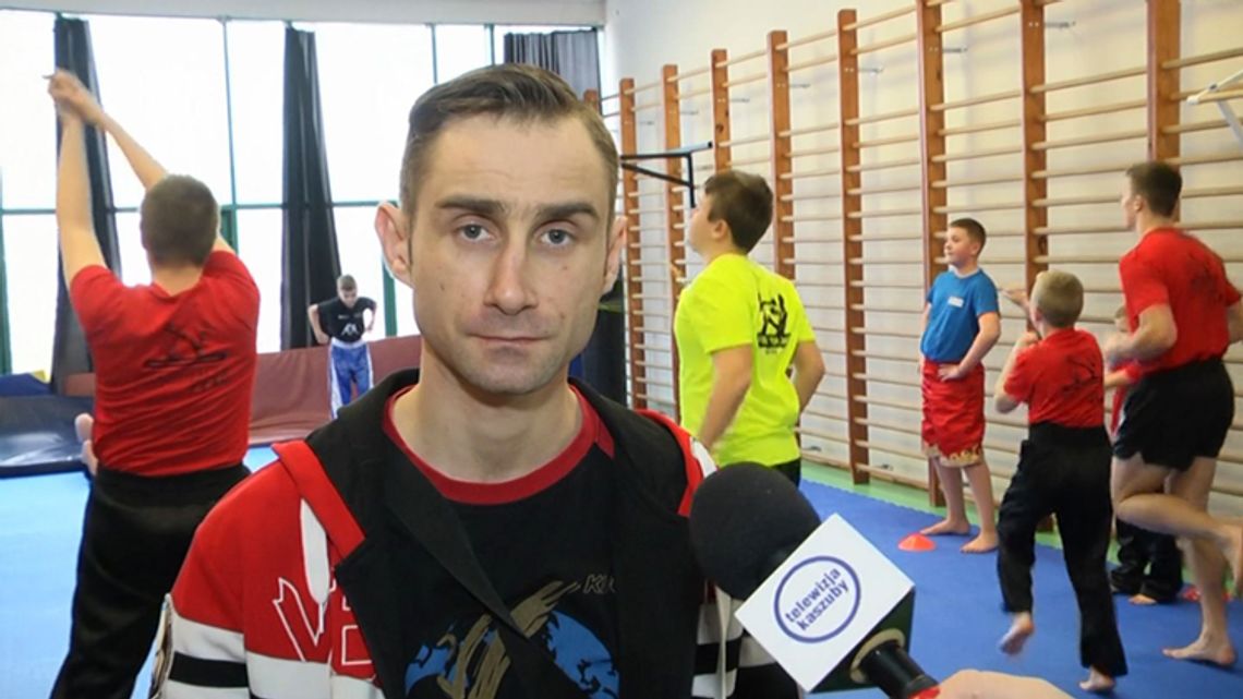 Trwa zgrupowanie  Wejherowskiego Stowarzyszenia Sportowego. Młodzi adepci kickboxingu szkolą się w Luzinie.