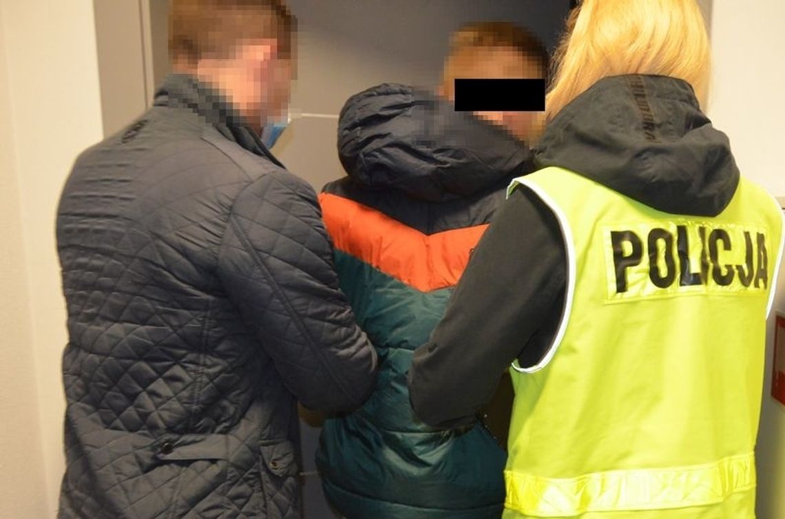 Uprawiali 122 sadzonki konopi indyjskich. Posiadali też 1,3 kg narkotyków
