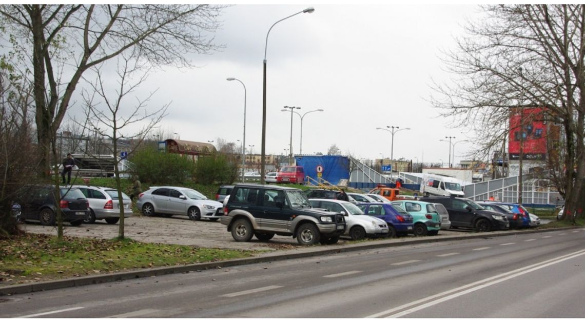 Uwaga!!! Kierowcy muszą przestawić pojazdy z parkingu przy ul. Rejtana. 