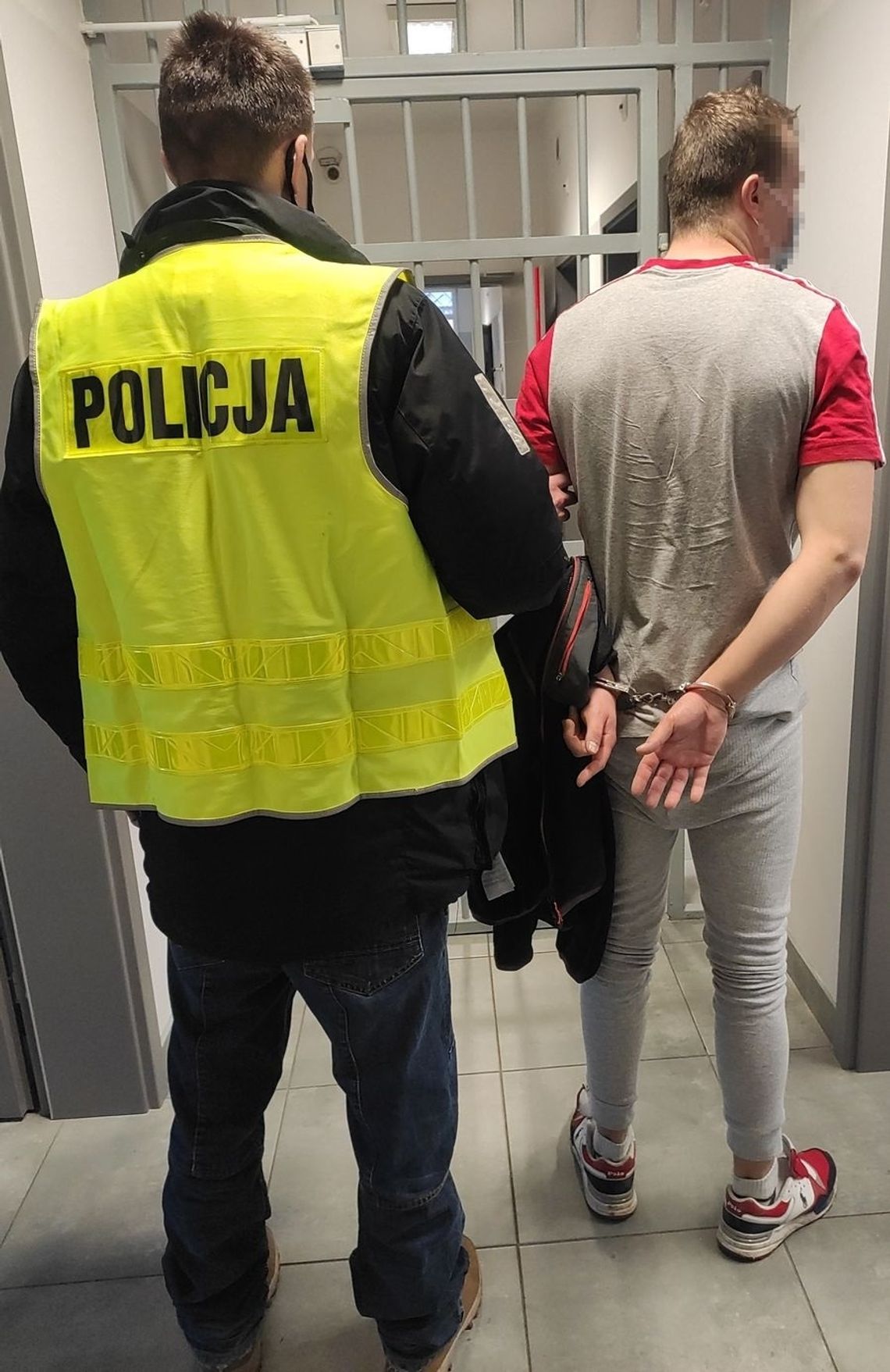 Wejherowo. Nie miała maseczki, ale... posiadał narkotyki