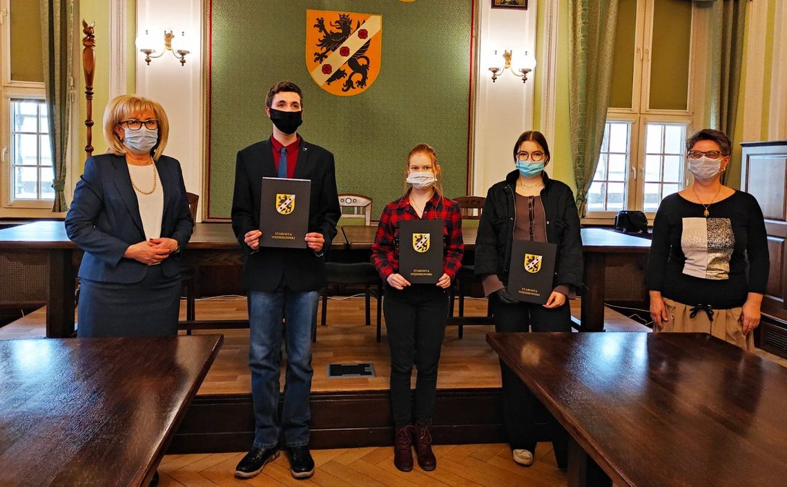 Wyniki konkursu dotyczącego szczepień. Uczniowie mieli zachęcić nauczycieli