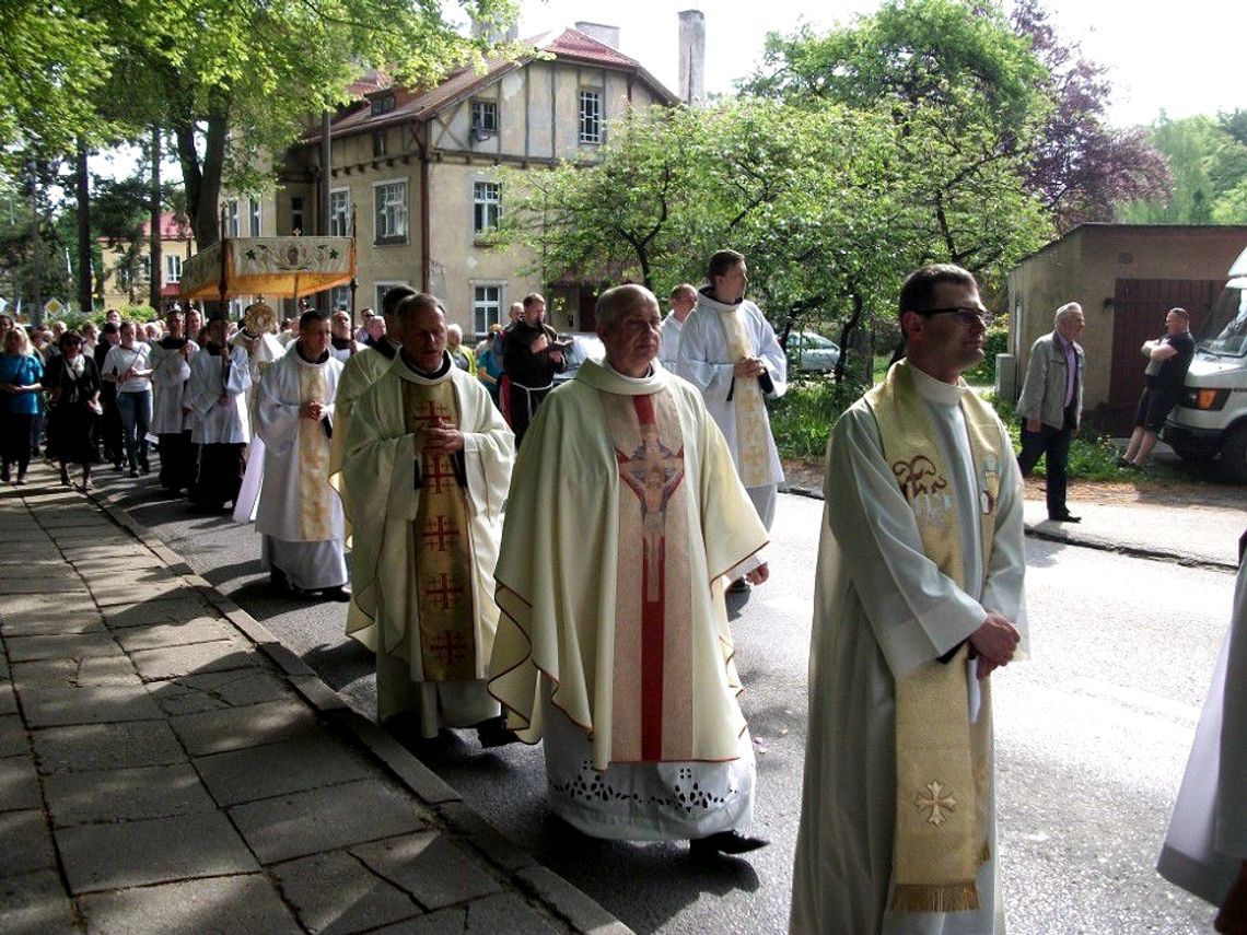 Wzgórza kalwaryjskie zapraszają wiernych. Odpust Wniebowstąpienia Pańskiego. 