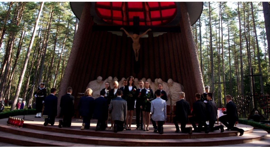 Zaduszki Piaśnickie. Ku czci pomordowanych uroczystości 11 listopada. 