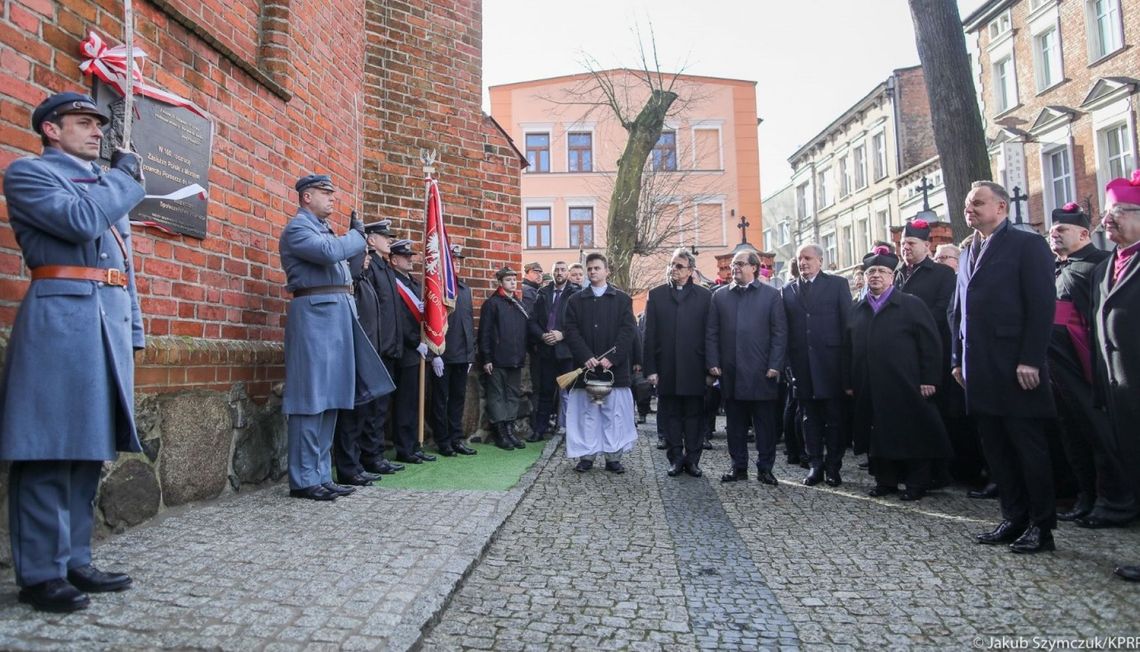 Zaślubiny Polski z morzem. Trwają uroczystości w Pucku Zaślubiny Polski z morzem. Trwają uroczystości w Pucku