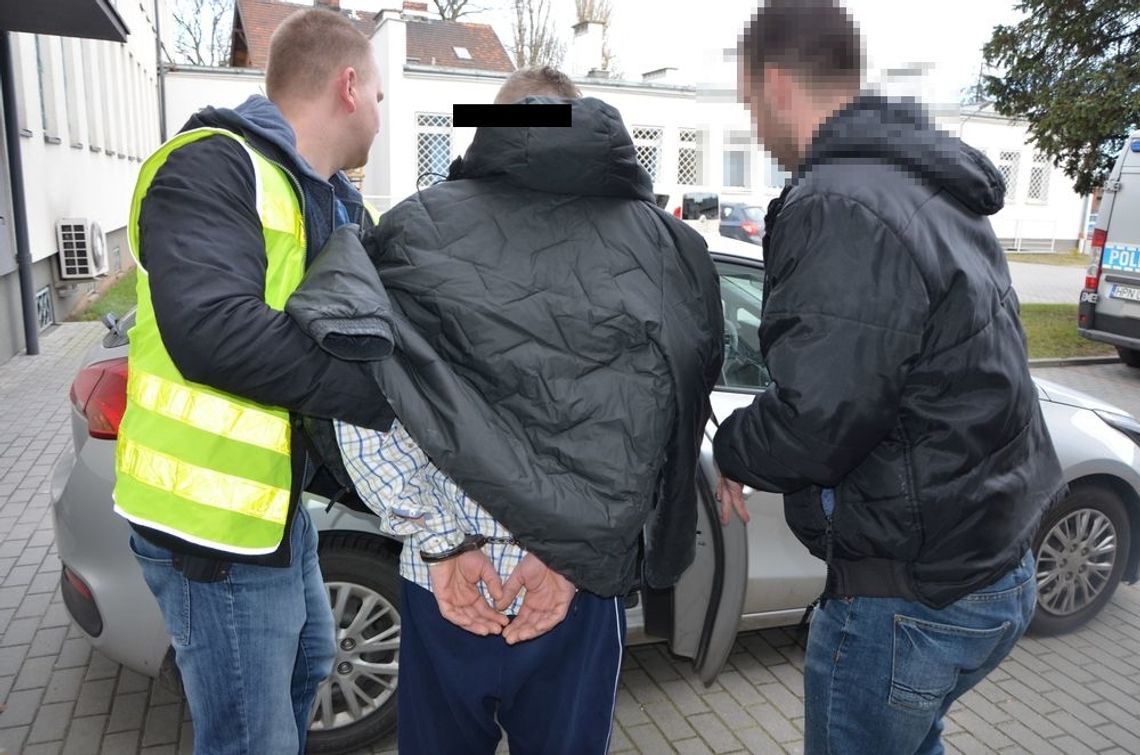 Zatrzymano 40-latka odnośnie posiadania znacznej ilości. Narkotyki były w pomieszczeniu gospodarczym Zatrzymano 40-latka odnośnie posiadania znacznej ilości. Narkotyki były w pomieszczeniu gospodarczym