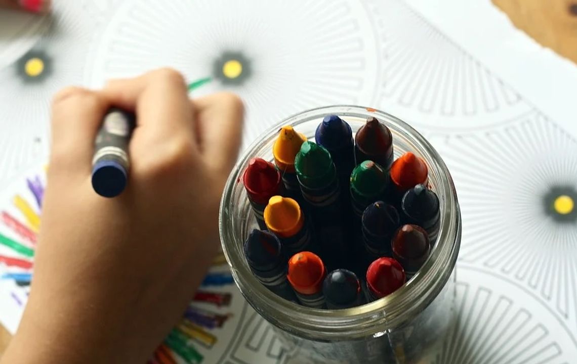 Żłobki i przedszkola otwarte. Co z dodatkowym zasiłkiem opiekuńczym? 