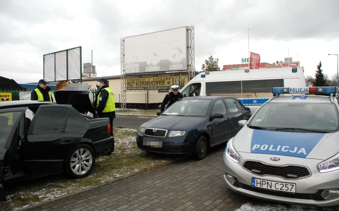 Został złapany na gorącym uczynku. Złodziej odpowie za kilka kradzieży i posiadanie narkotyków. 