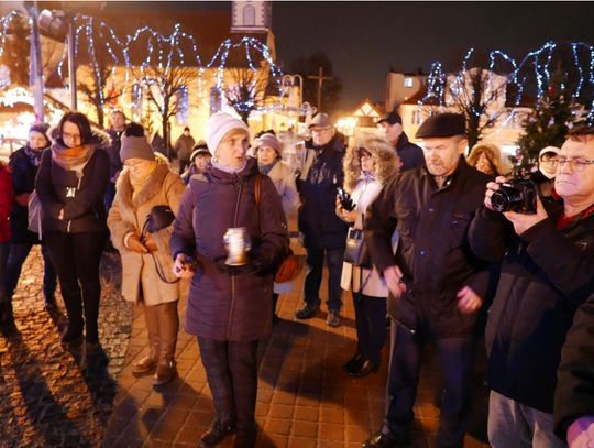 Wejherowianie w hołdzie Pawłowi Adamowiczowi (zdj. UM Wejherowo)